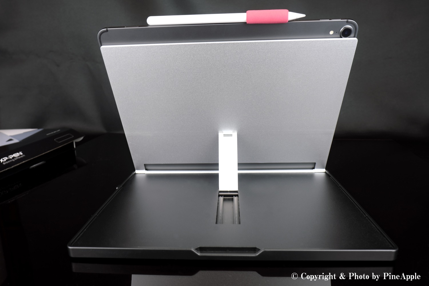 XP - Pen Artist 液タブ スタンド 折りたたみスタンド 角度調整可能 AC18 + iPad Pro 12.9 inch（3rd Generation）+ Apple Pencil（2nd Generation）