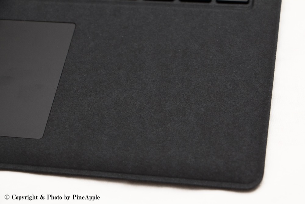 Surface Laptop 2：Alcantara（アルカンターラ）
