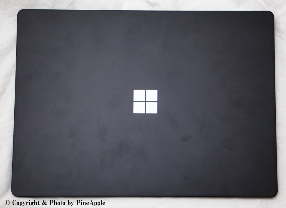 Surface Laptop 2：天板