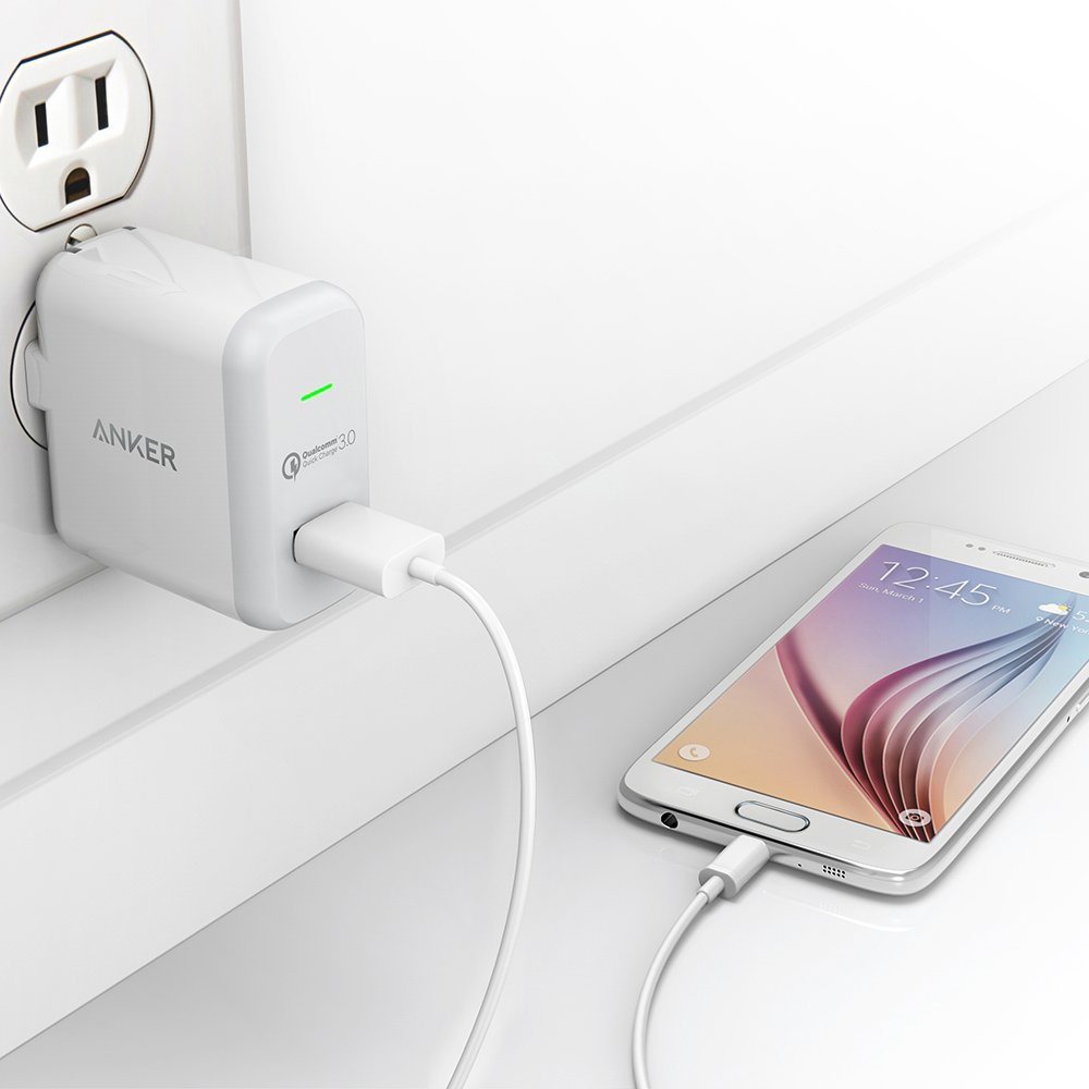 Anker PowerPort + 1（Quick Charge 3.0 対応）