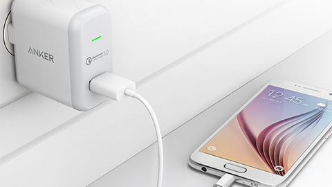 Anker PowerPort + 1（Quick Charge 3.0 対応）