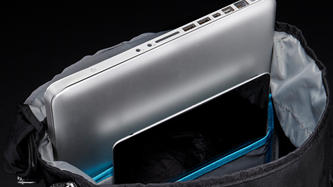 【THULE】15 inch “MacBook Pro” や “iPad” 向け収納ケースを搭載したデイパック “Thule EnRoute Mosey Daypack” に新色をリリースへ