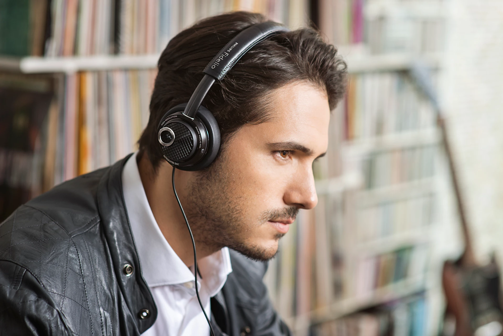 【Philips】24 bit DAC とアンプを備えたオン イヤー ヘッドフォン “Philips Fidelio M2L” をリリースのサムネイル画像