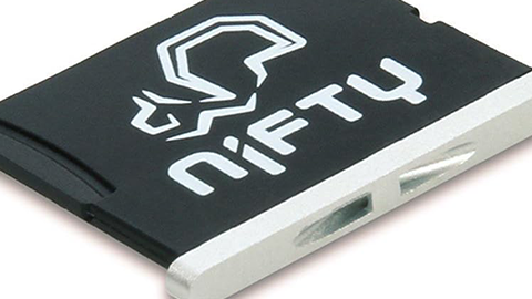 【Nifty】Apple が、SD カード スロットにぴったりと収まる拡張フラッシュ ストレージ ドライブ “Nifty Drives MiniDrive for 13 inch MacBook Pro with Retina Display” の取扱いを開始