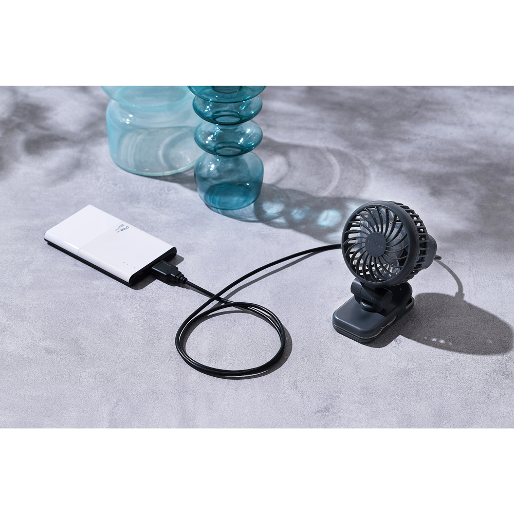 【ELECOM】さまざまな場所に取り付けられる “クリップ付き ミニ ファン” をリリースのサムネイル画像